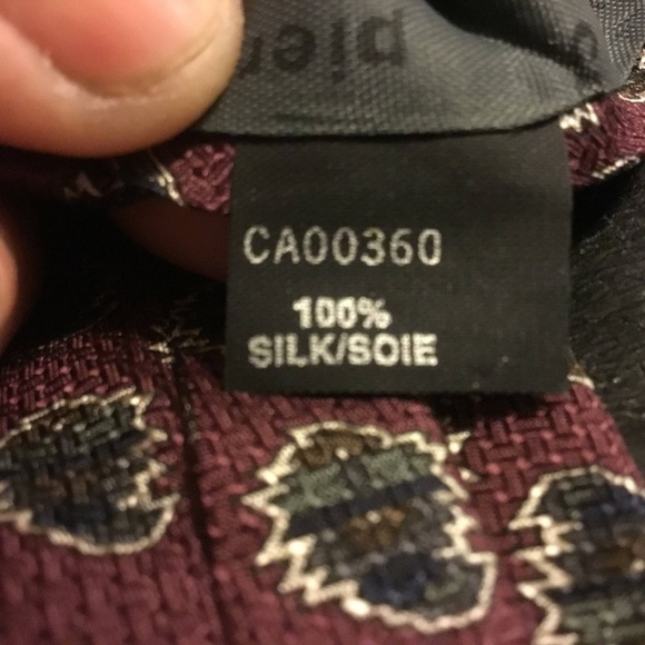 Retro Pierre Cardin Paris paisley tie- silk tie- made in Canada- Dapper looking - Picture 7 of 9